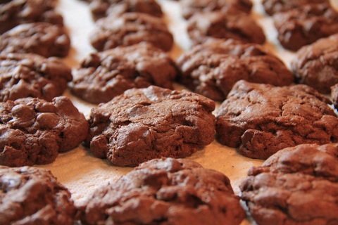 Cocoa powder, coffee powder or rye flour makes the cookies dark brown or even black